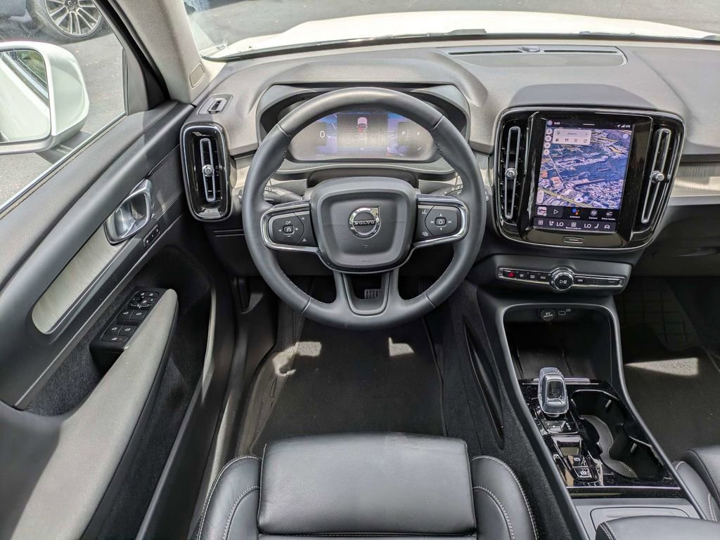 Certified 2023 Volvo XC40 B5 Plus w/ Driver Assist Package AWD/4WD image 20
