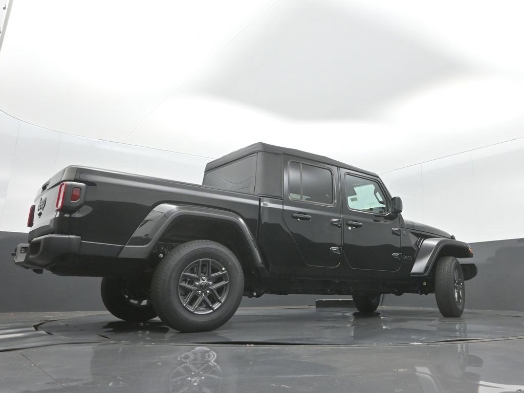 New 2025 Jeep Gladiator Sport image 31