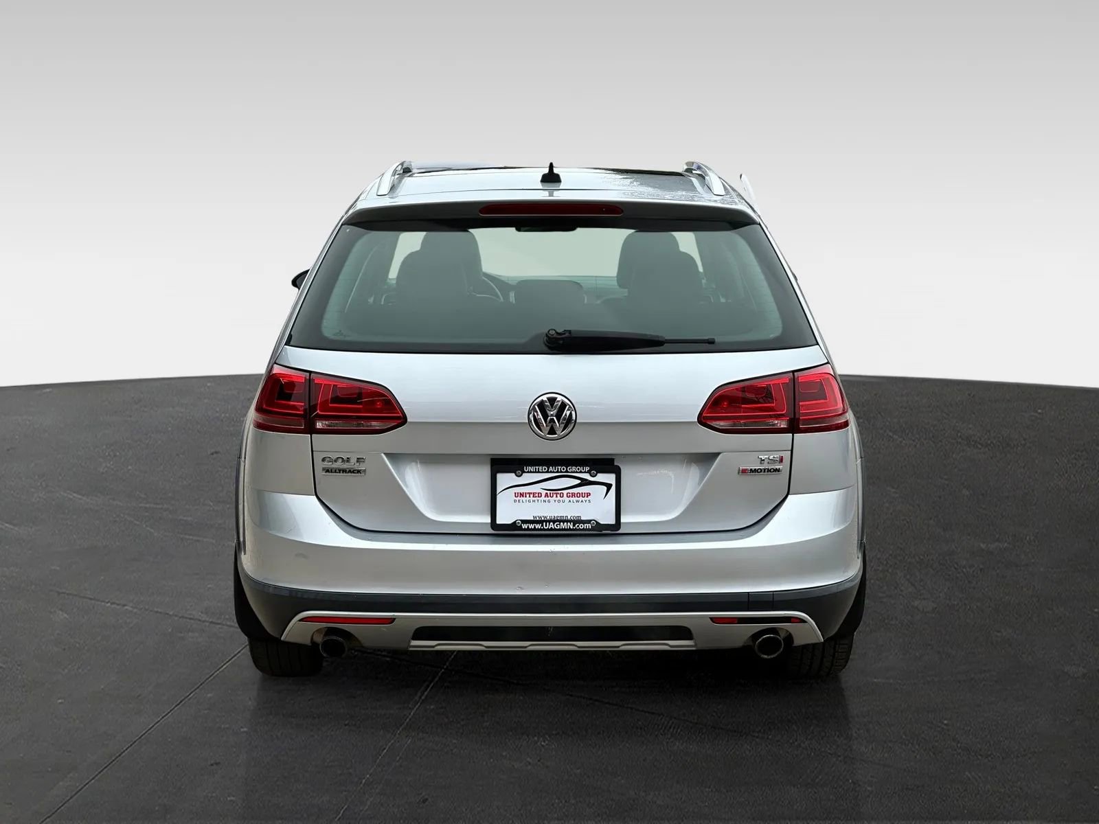 Used 2017 Volkswagen Golf Alltrack SE AWD/4WD image 6