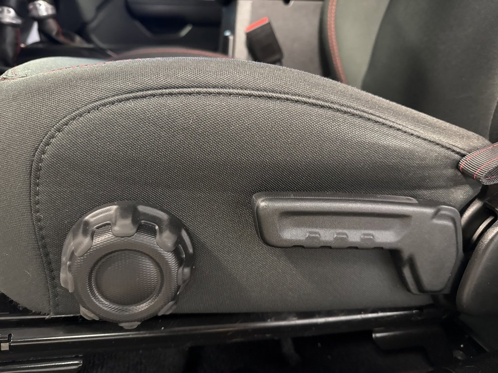 Used 2022 Jeep Wrangler Unlimited Rubicon w/ Xtreme Recon 35" Tire Package image 24