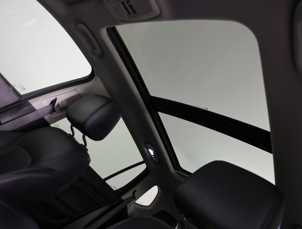 Certified 2020 Buick Envision Essence image 13