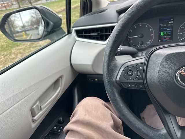 Used 2025 Toyota Corolla LE w/ LE Premium Package image 42