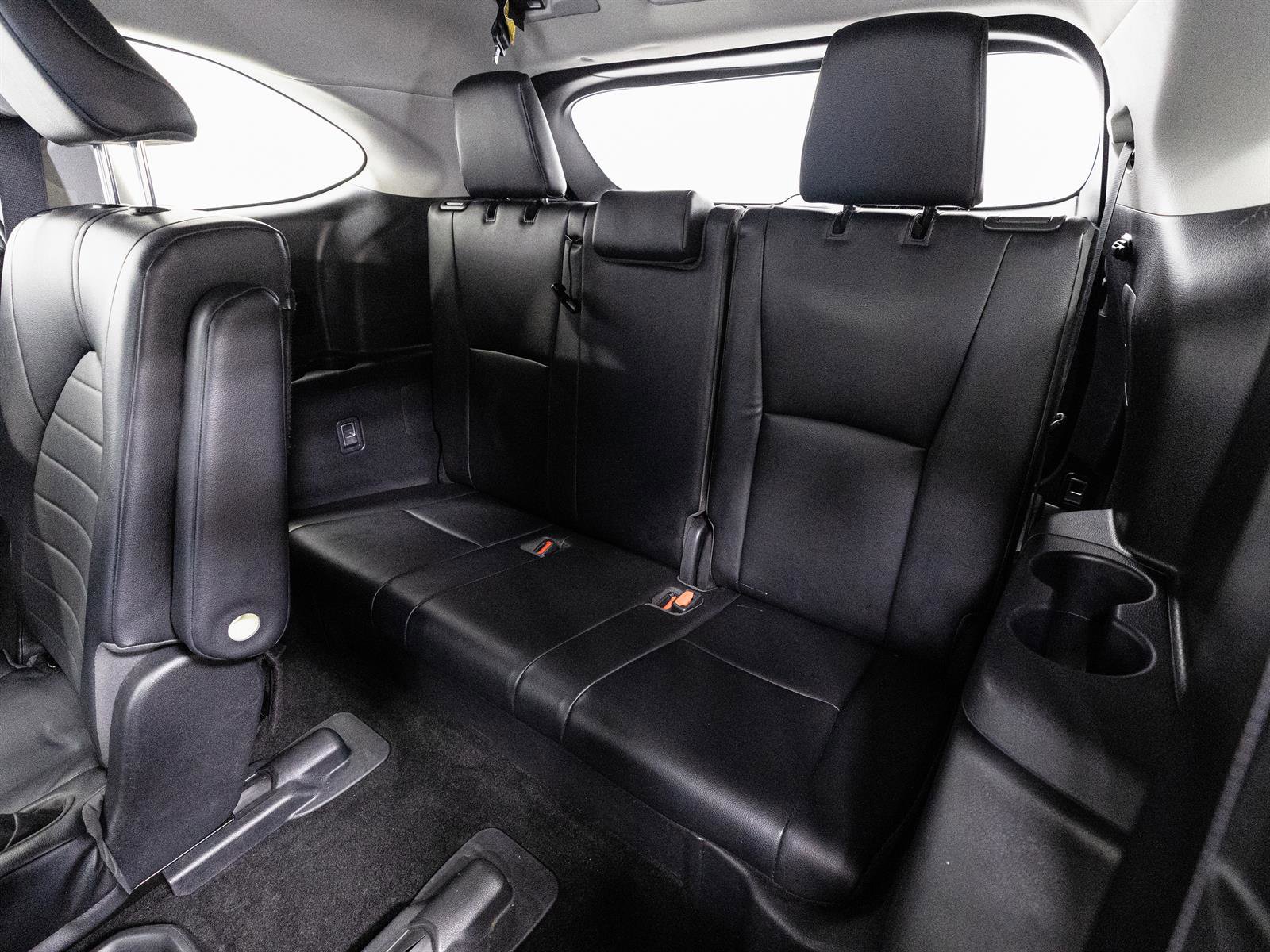 Certified 2023 Toyota Highlander XLE image 7