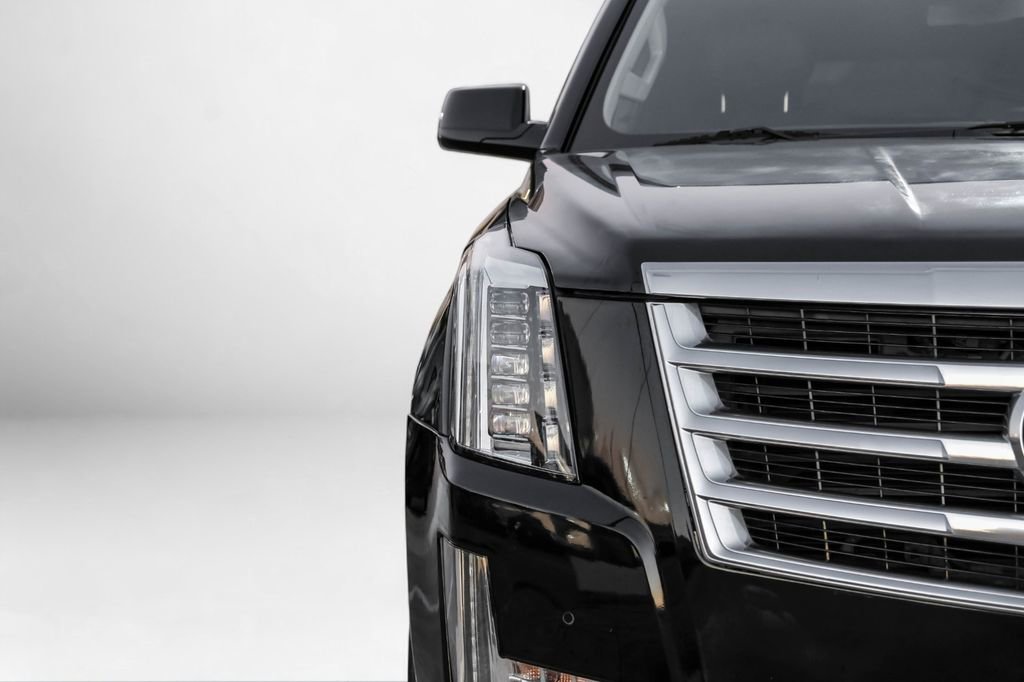 Used 2015 Cadillac Escalade Luxury image 50