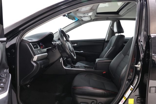 Used 2016 Toyota Camry SE w/ Moonroof Package FWD image 15