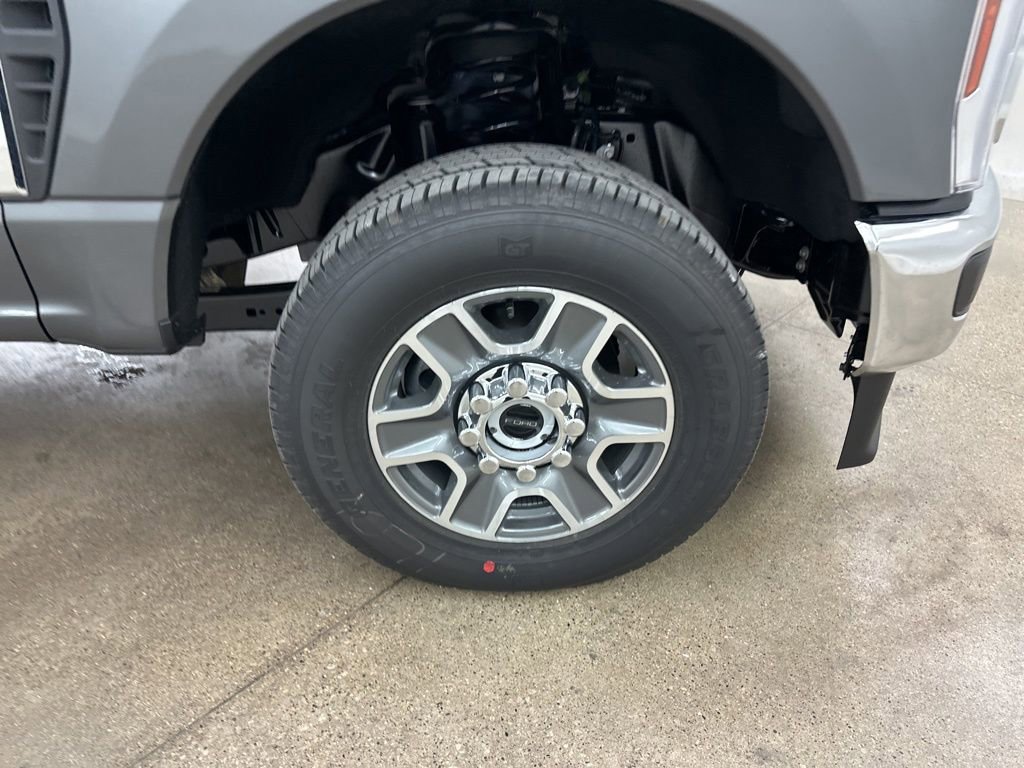 New 2026 Ford F350 Lariat image 13