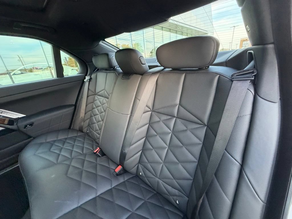 Used 2025 BMW 740i xDrive w/ Premium Package AWD/4WD image 21