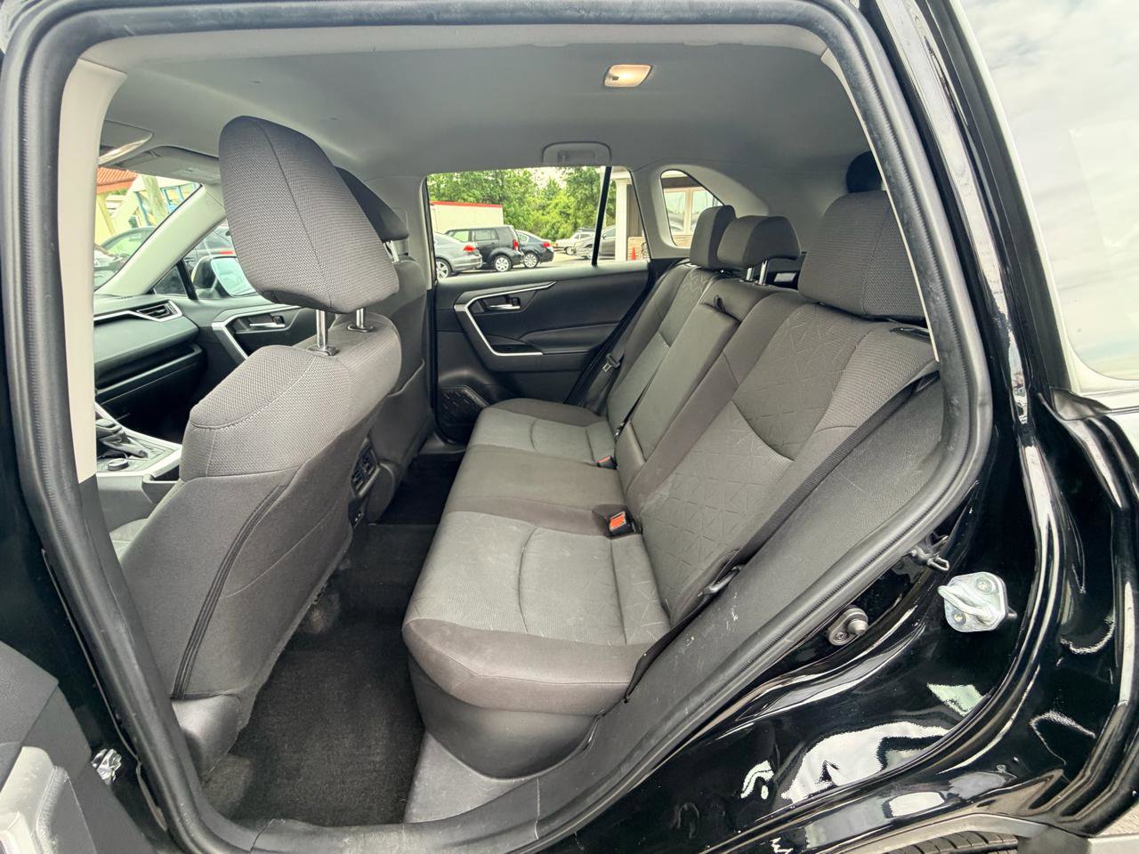 Used 2024 Toyota RAV4 XLE AWD/4WD image 16