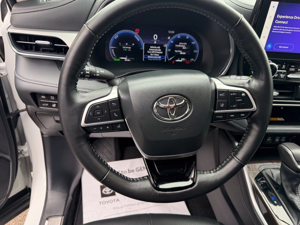Used 2024 Toyota Highlander Platinum AWD/4WD image 20