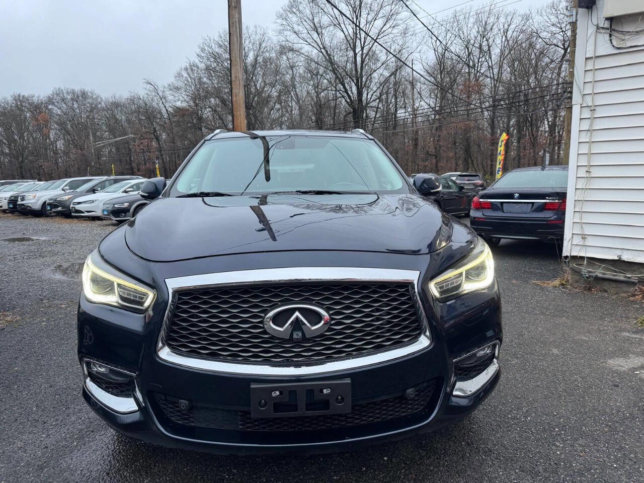 Used 2017 INFINITI QX60 Base AWD 4dr SUV w/ Premium Plus Package image 2