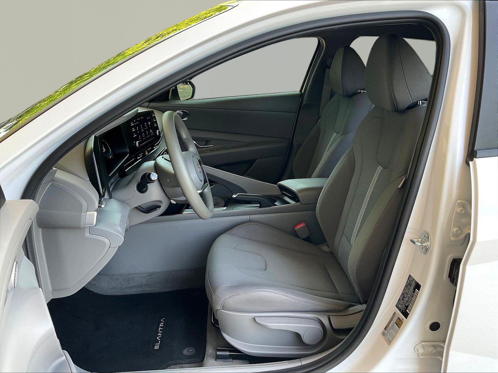 Used 2024 Hyundai Elantra SE FWD image 20