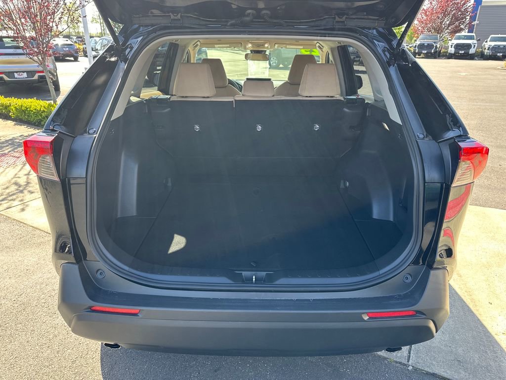 Certified 2025 Toyota RAV4 LE AWD/4WD image 25
