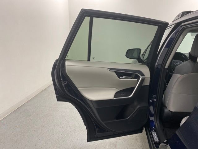 Used 2025 Toyota RAV4 XLE w/ Convenience Package image 28