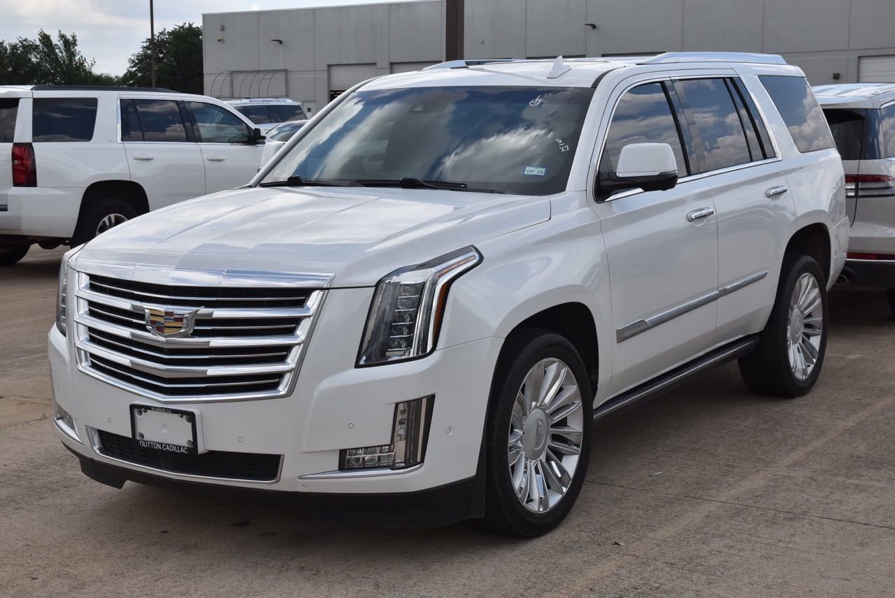 Used 2017 Cadillac Escalade Platinum RWD image 2