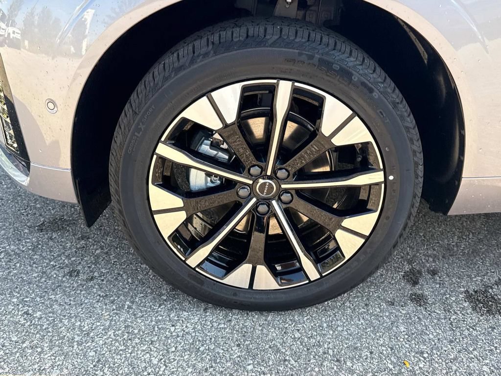 Used 2026 Volvo XC60 B5 Plus w/ Protection Package Premier AWD/4WD image 10