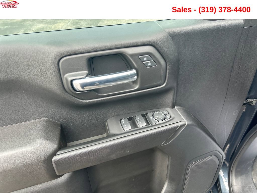 Used 2022 Chevrolet Silverado 1500 Custom w/ Safety Confidence Package AWD/4WD image 12