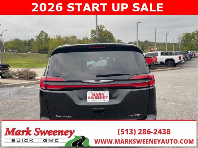 Used 2023 Chrysler Pacifica Limited image 7