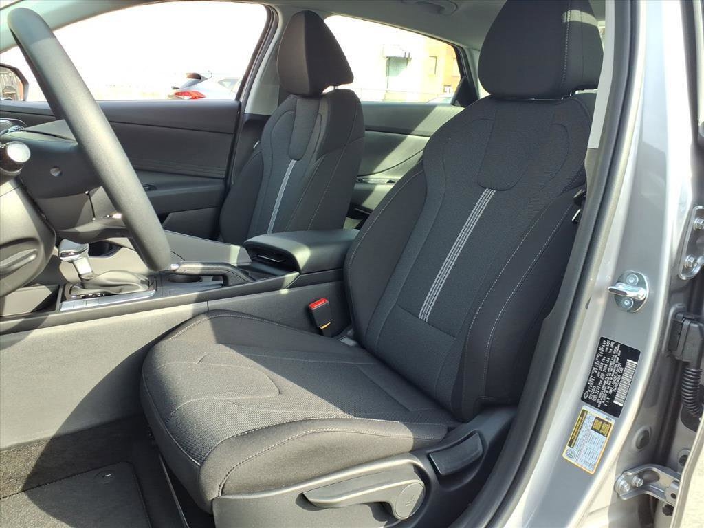 New 2026 Hyundai Elantra SE image 5