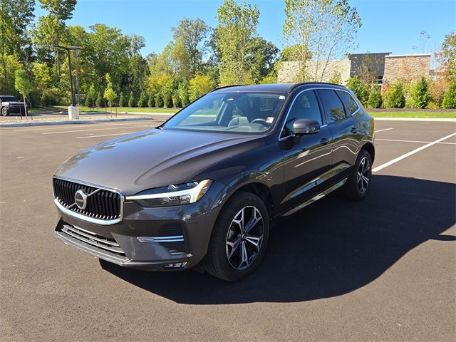 Used 2022 Volvo XC60 B5 Momentum w/ Climate Package image 7