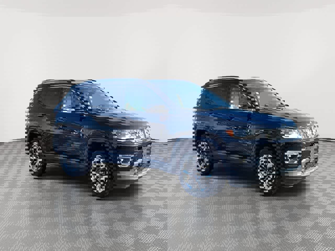 Used 2018 Jeep Compass Limited w/ Navigation Group image 2