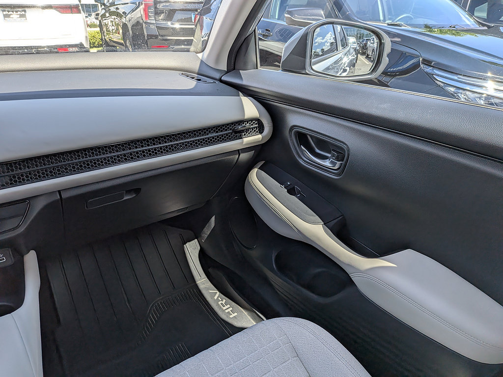 Used 2023 Honda HR-V LX image 43