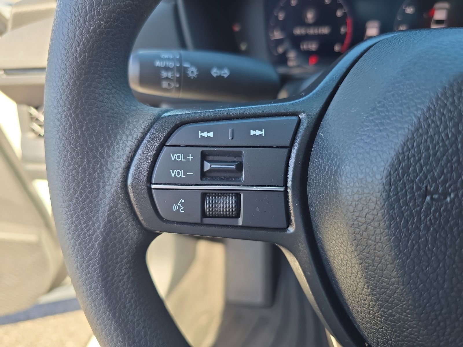 Certified 2025 Honda Accord LX image 20