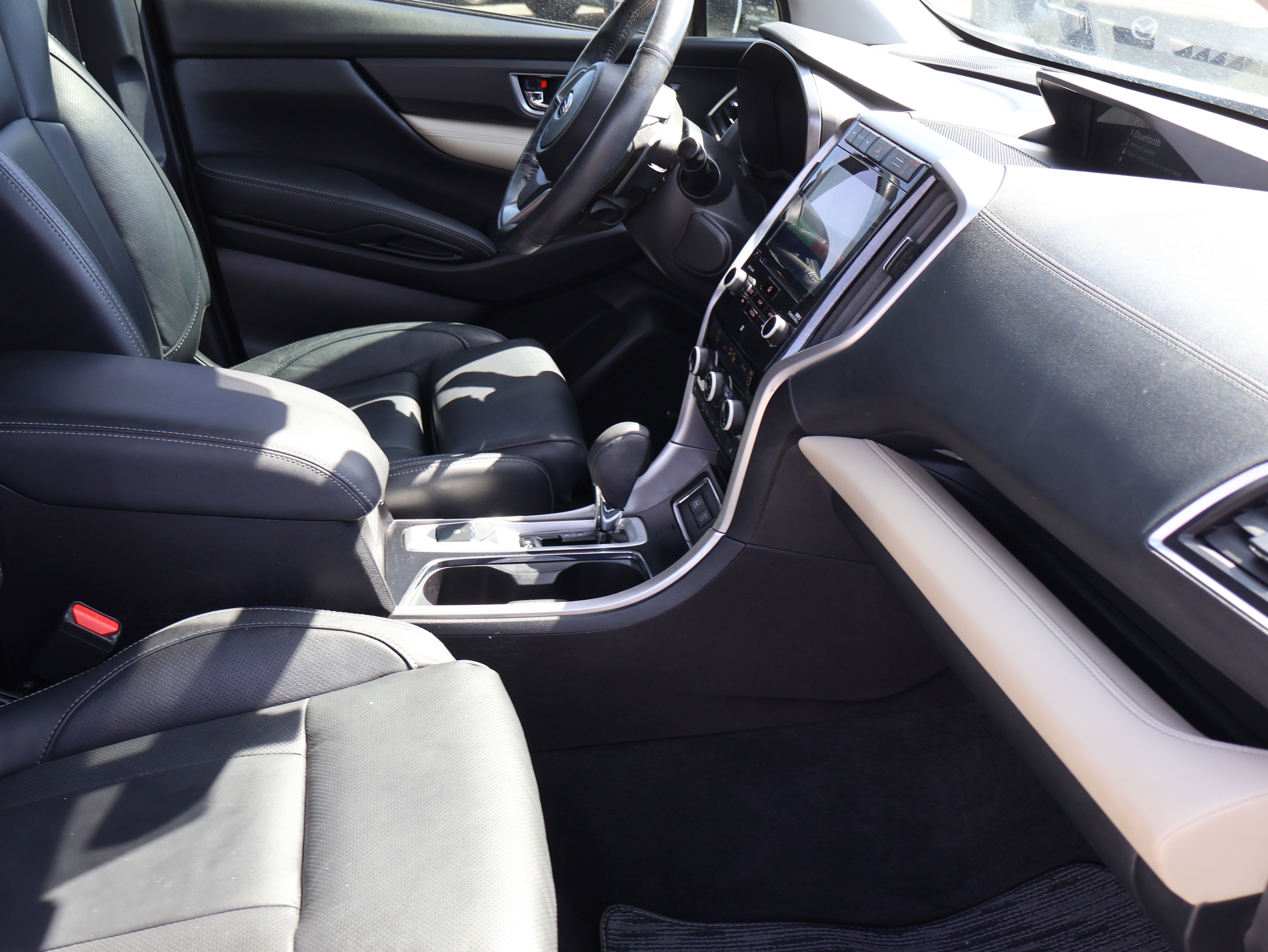 Used 2022 Subaru Ascent Limited w/ Technology Package image 11