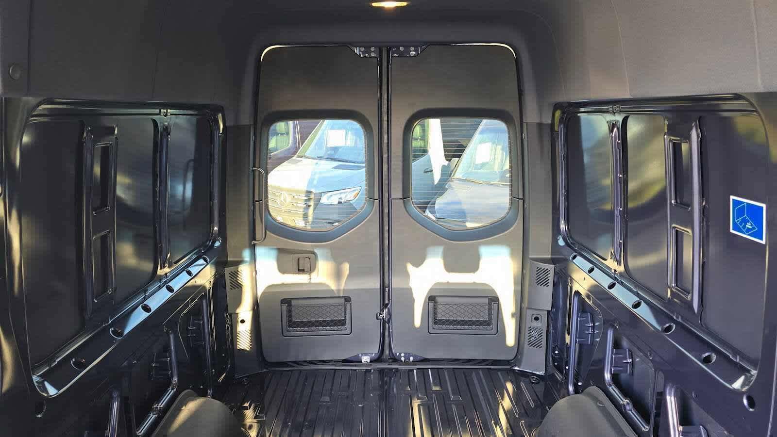Used 2026 Mercedes-Benz Sprinter 2500 image 17