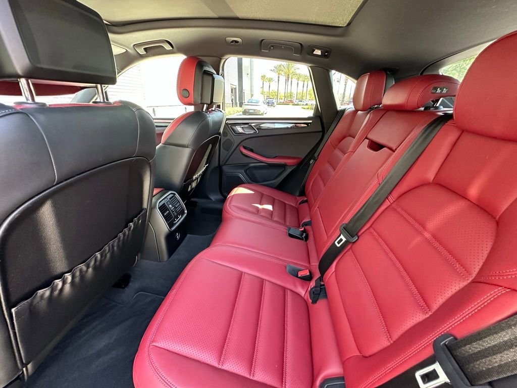 Certified 2023 Porsche Macan S image 37