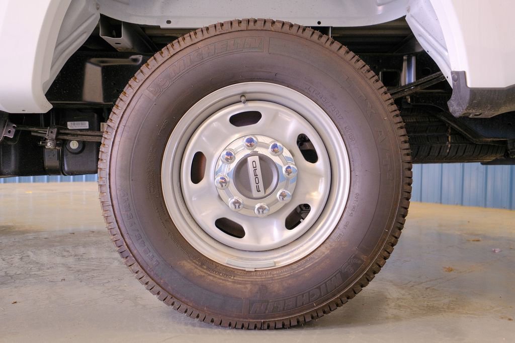 New 2025 Ford F250 XL w/ XL Chrome Package image 40