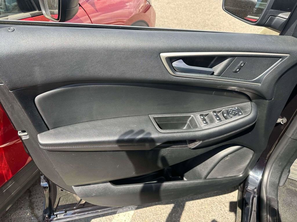 Used 2024 Ford Edge SEL image 15