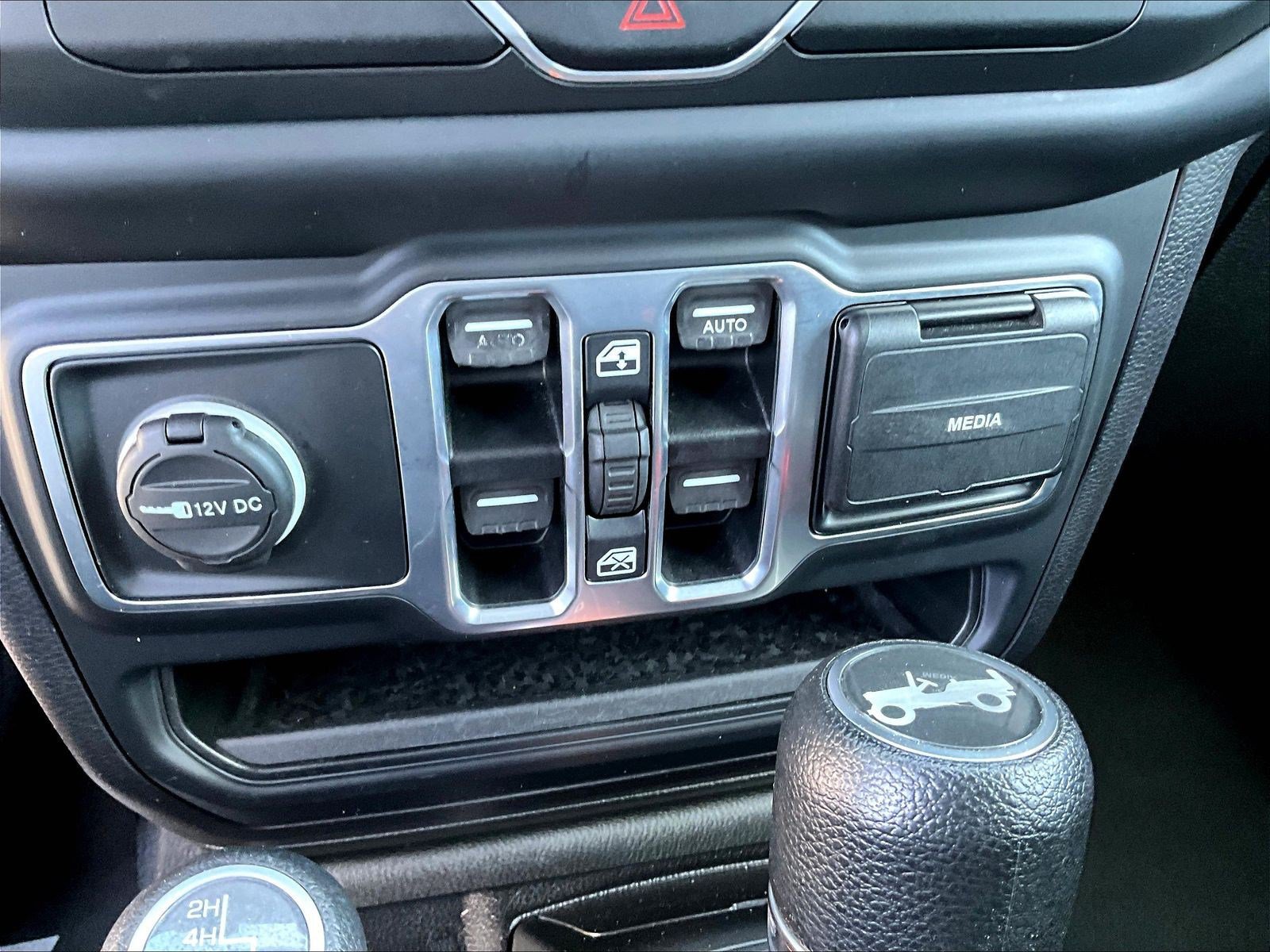 Used 2018 Jeep Wrangler Unlimited Sport S AWD/4WD image 36