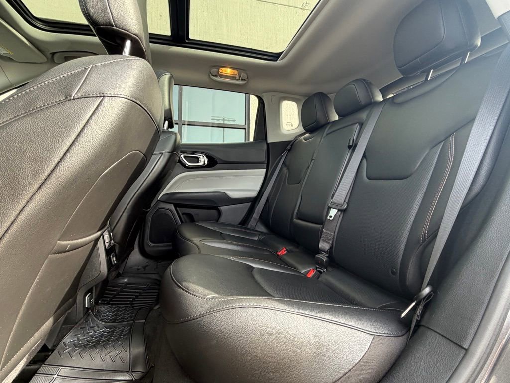 Used 2022 Jeep Compass Limited w/ Sun and Sound Group image 23