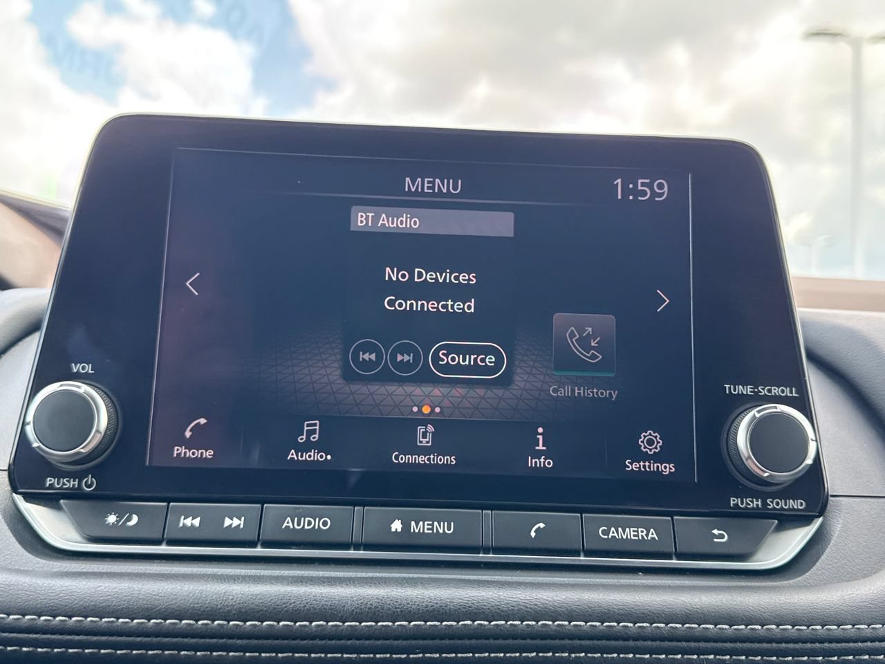 Used 2022 Nissan Rogue S FWD image 19