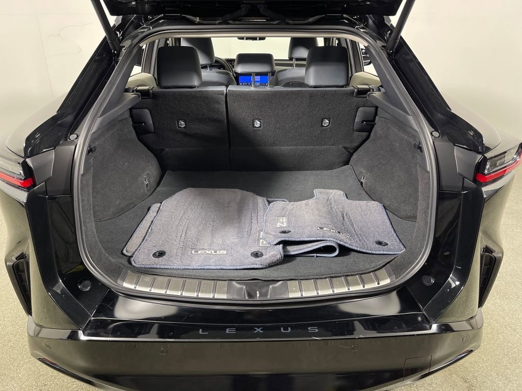 Used 2023 Lexus RZ 450e Premium image 10