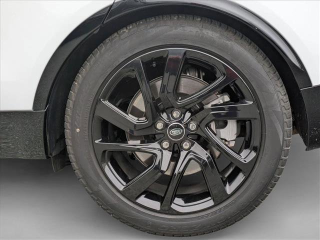 Certified 2025 Land Rover Discovery Dynamic SE image 27