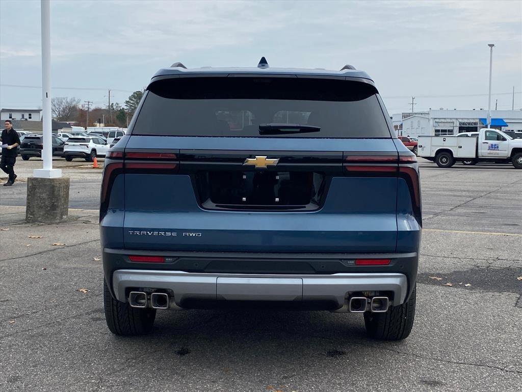 New 2026 Chevrolet Traverse LT w/ Sun and Wheel Package image 4