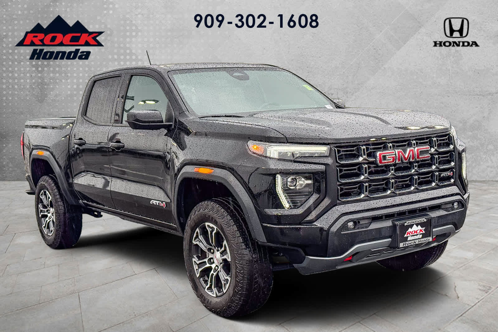 Used 2023 GMC Canyon AT4 image 3