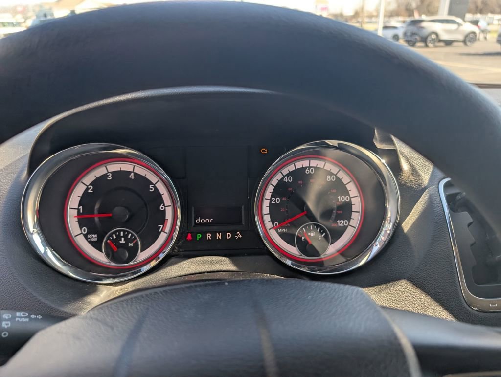 Used 2019 Dodge Grand Caravan SE w/ UConnect Hands-Free Group image 18