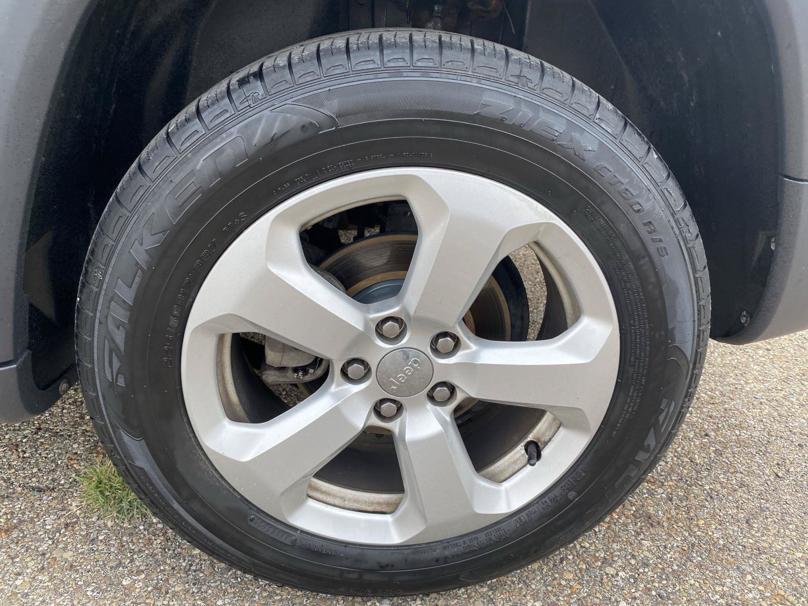 Used 2018 Jeep Compass Latitude w/ Popular Equipment Group FWD image 37