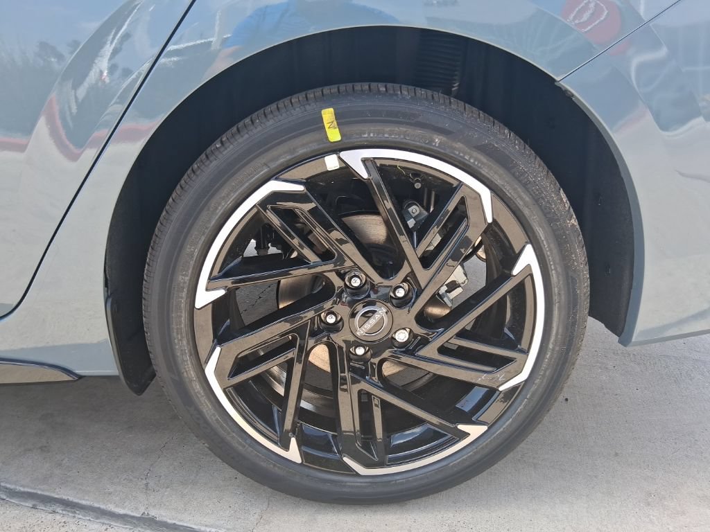 New 2026 Nissan Sentra SR w/ Floor Mat Package FWD image 30