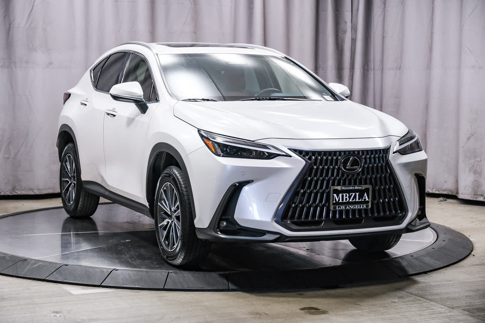 Used 2025 Lexus NX 250 FWD image 5