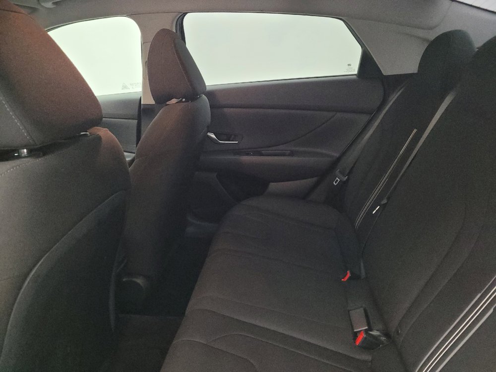 Used 2021 Hyundai Elantra SEL FWD image 18