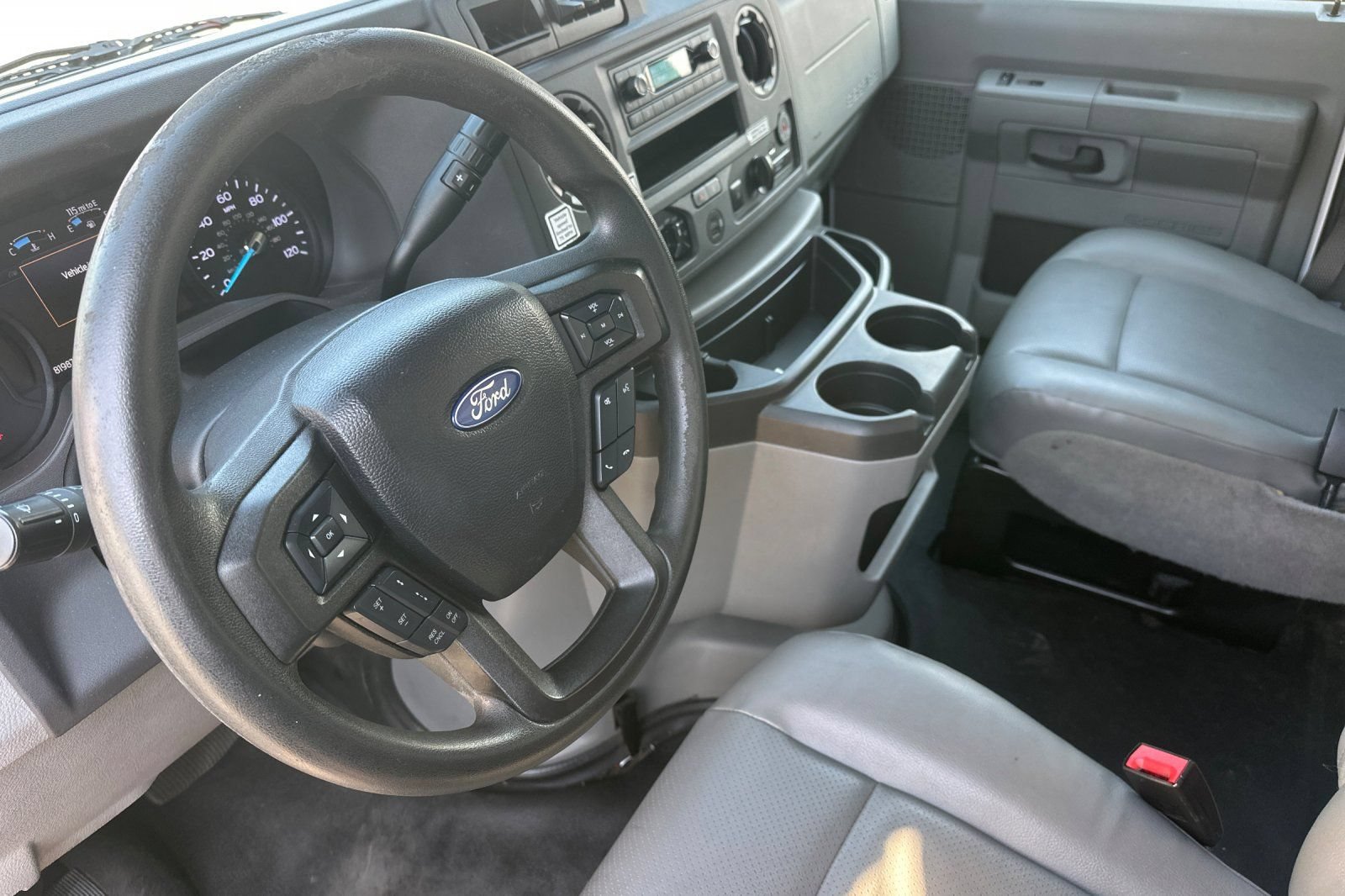Used 2022 Ford E-350 and Econoline 350 Super Duty RWD image 11