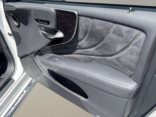 Certified 2023 Lexus LS 500 AWD w/ Luxury Package image 12