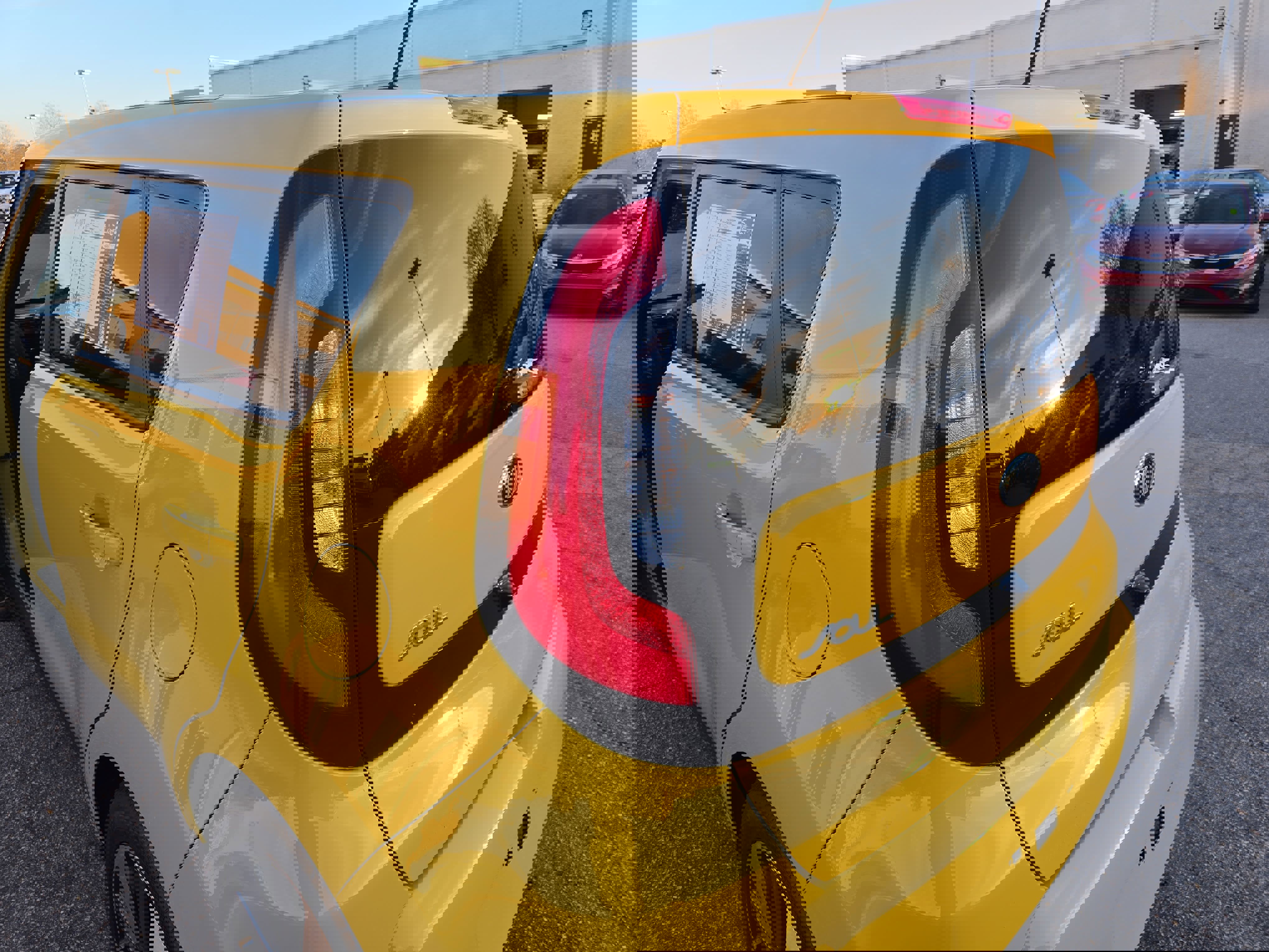 Used 2015 Kia Soul ! w/ Sun & Sound Package image 35