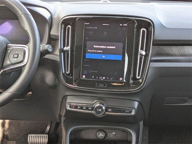 Used 2023 Volvo XC40 Recharge Ultimate image 23