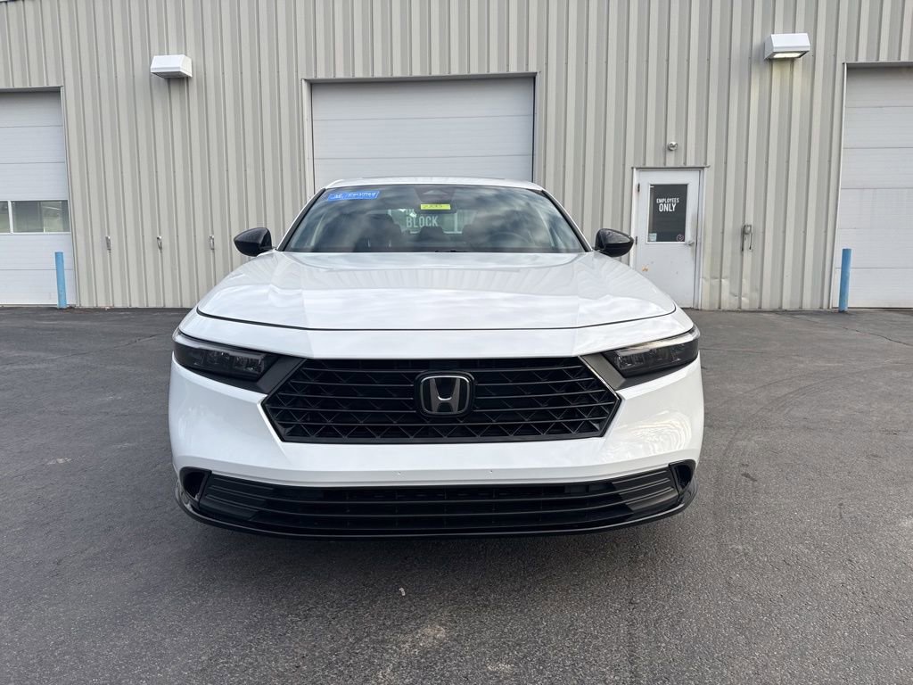 Used 2023 Honda Accord Sport image 2