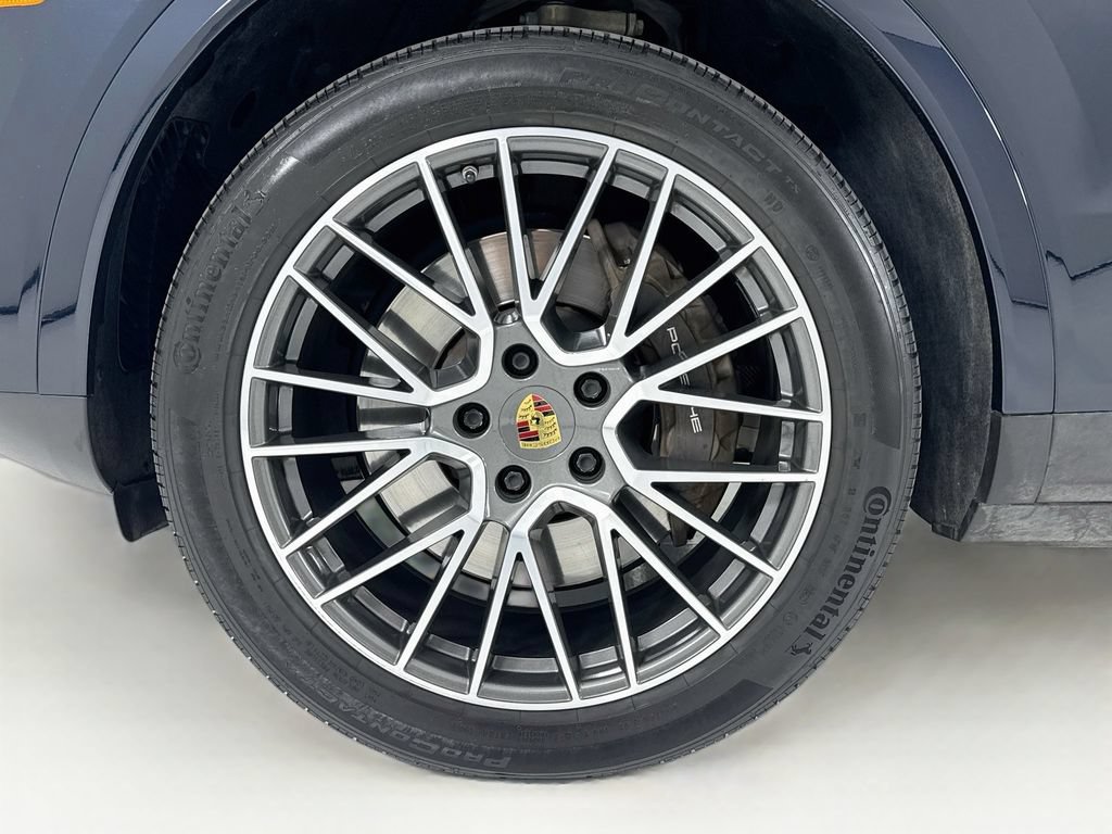 Certified 2021 Porsche Cayenne Coupe AWD/4WD image 33