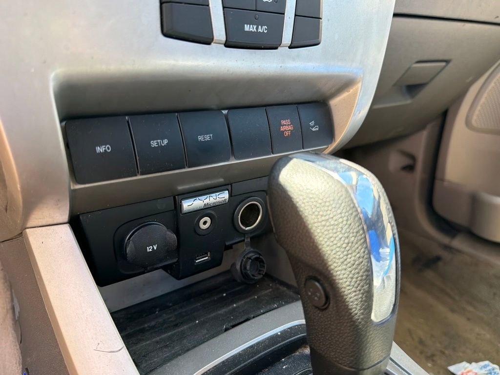 Used 2009 Ford Focus SES FWD image 16